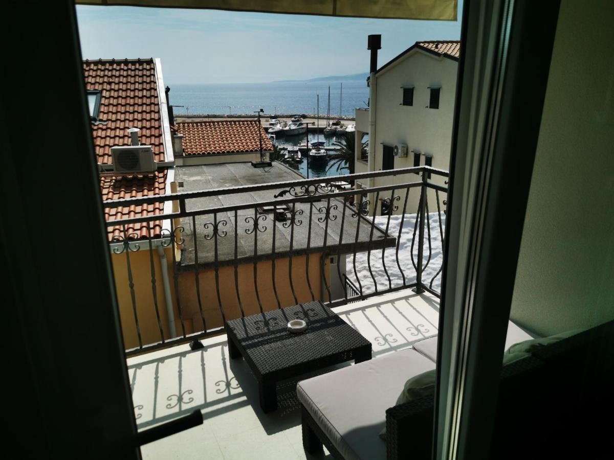 Apartments Dvor - Ap1, Ap2, Ap3 Baška Voda Exterior foto
